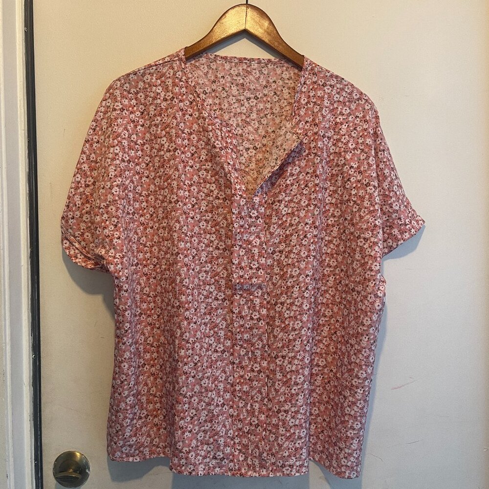 TEMU Women's Blouse Sz XXL Floral Top (102)